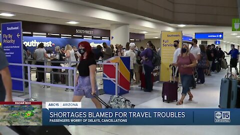 Flight cancellations, delays continue at Phoenix Sky Harbor Airport