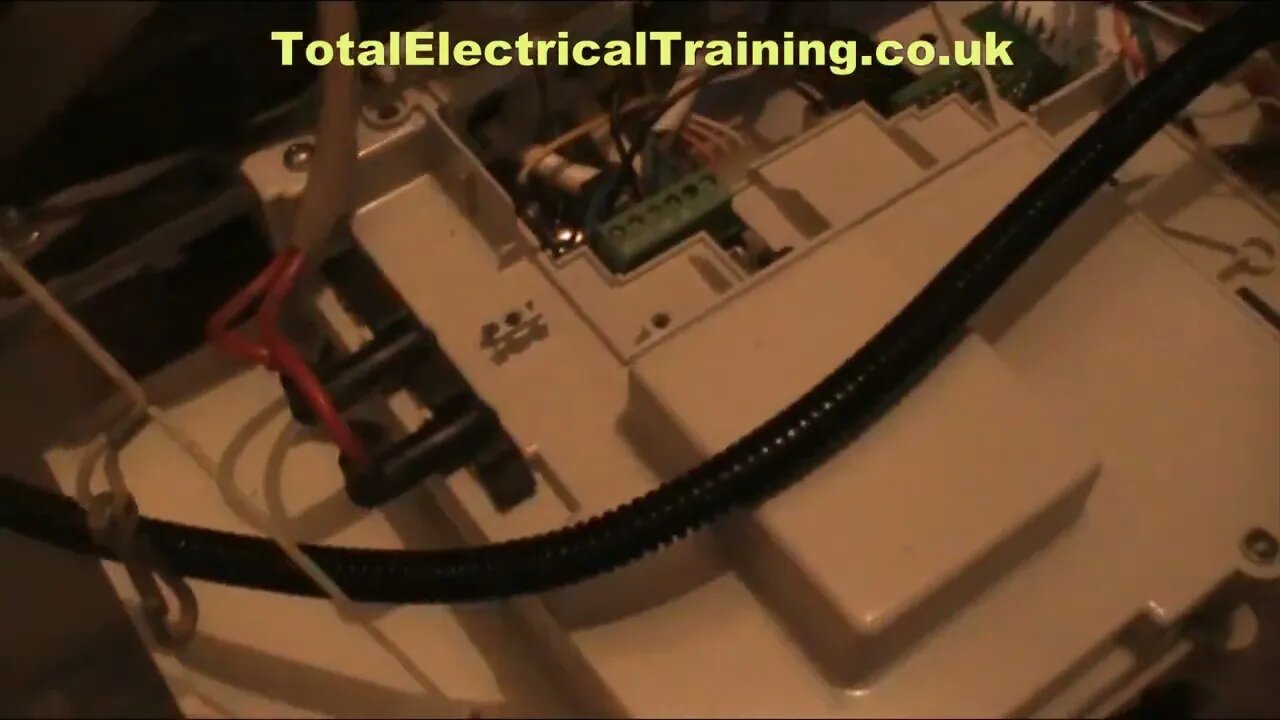 RF Thermostat Control Wiring Up method explained- Third party RF Control Thermostat installation