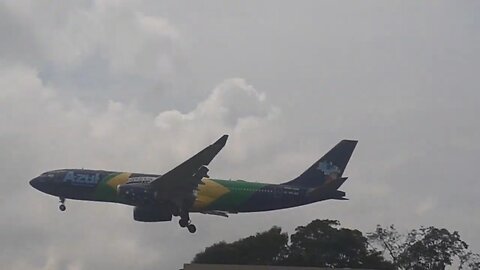 Airbus A330 PR-AIV na aproximação final antes de pousar em Manaus vindo de Campinas