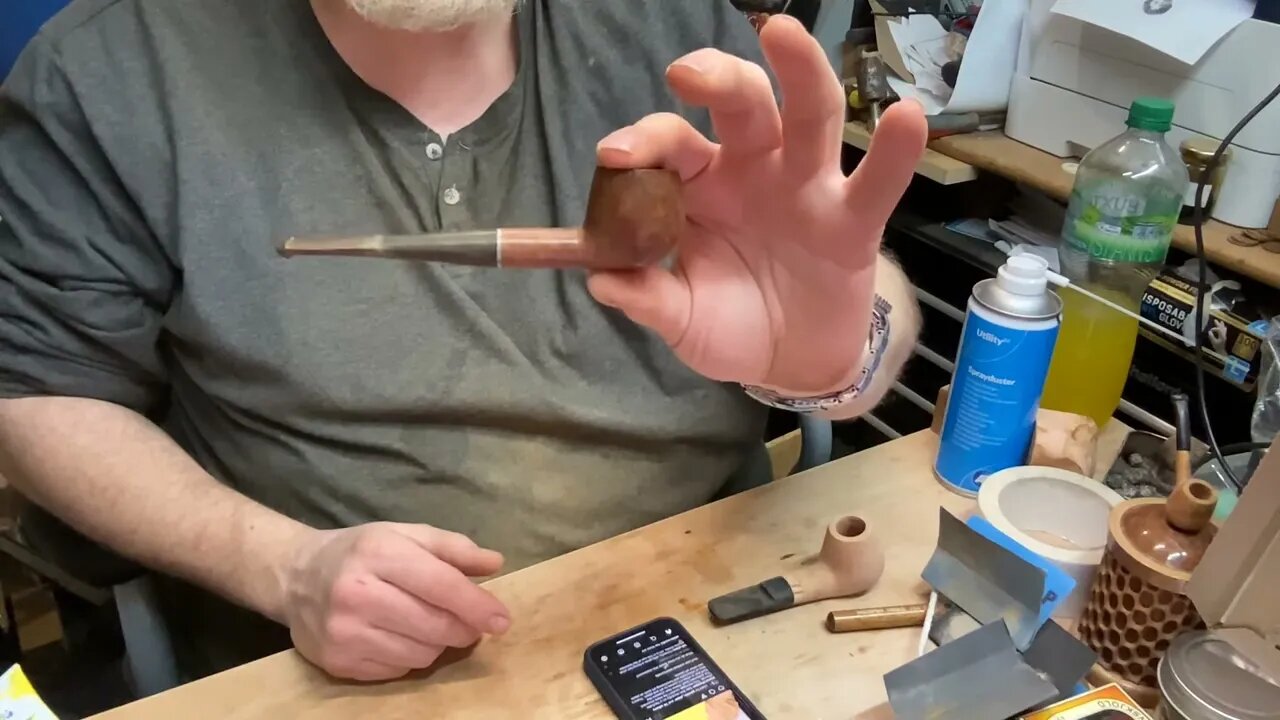 Is a smoking pipe a piece of art?