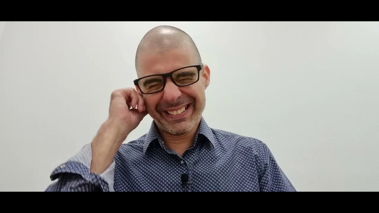 Sr. Ministro dos Negócios Estrangeiros é sócio de um senhor com 'histórico criminal'...Avestruz?