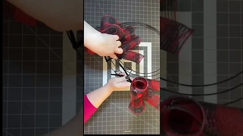 How to Make a Christmas Wreath | How to Make a Wreath | #shorts #julieswreathboutique #crafting