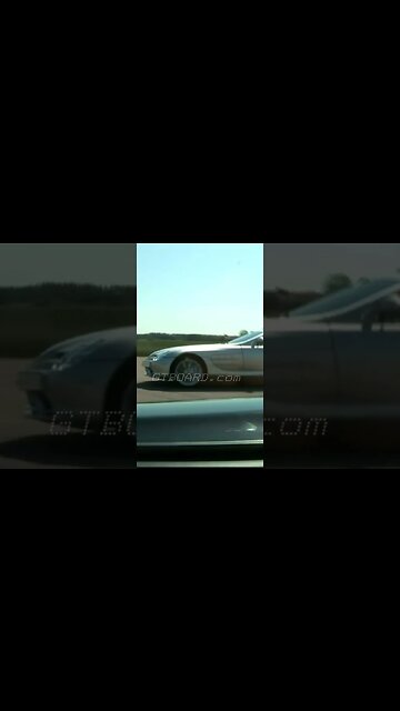 Brutal Porsche Carrera GT vs McLaren Mercedes SL-R extreme streetrace to 200 mph / 300 km/h #porsche