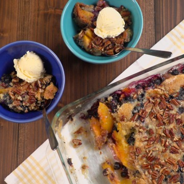 Delicious peach blueberry dump cake