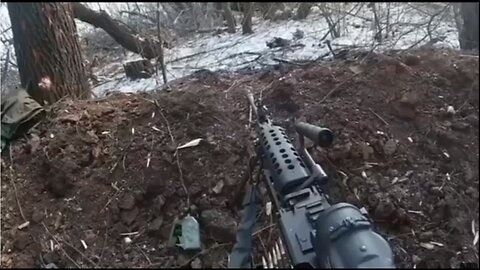 Ukrainian group getting their position shelled decides to retreat after taking casualities.