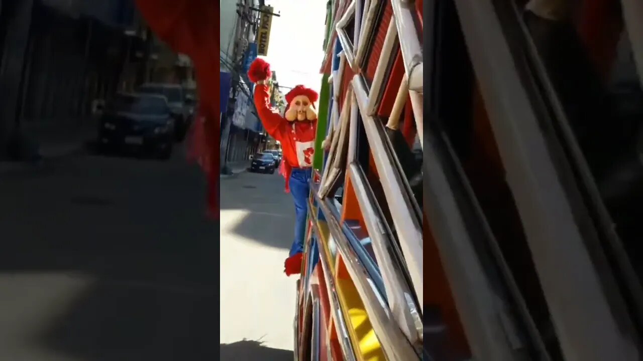 DANÇA DO DEDINHO COM FOFÃO E CHAVES DANÇANDO NA CARRETA DA ALEGRIA TRIPLO X, LIKE