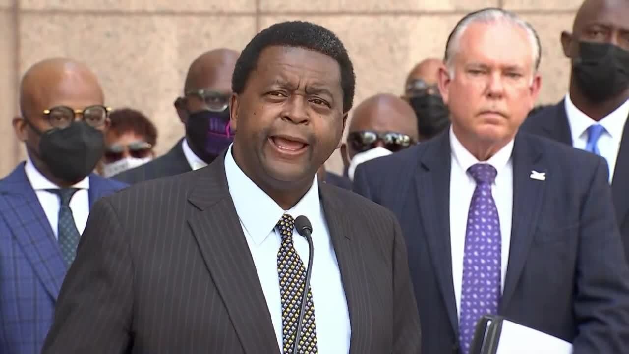 State Sen. Perry Thurston, other community leaders 'pledge 100% support' for Robert Runcie