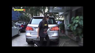 Sara Ali Khan and Huma Qureshi Spotted At Anand L Rai's Office | SpotboyE