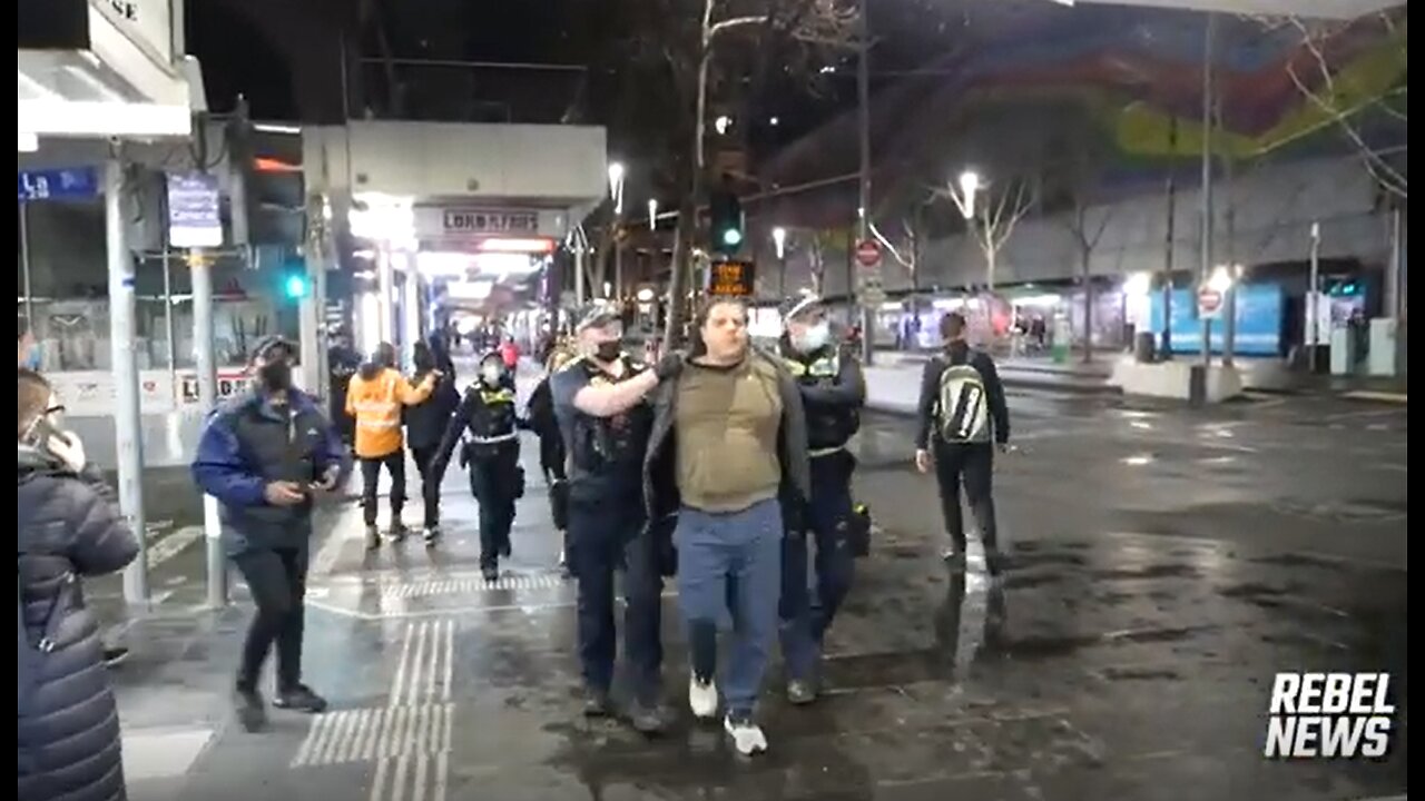 How many Victoria Police officers does it take to STOP a freedom protest? - August 2021