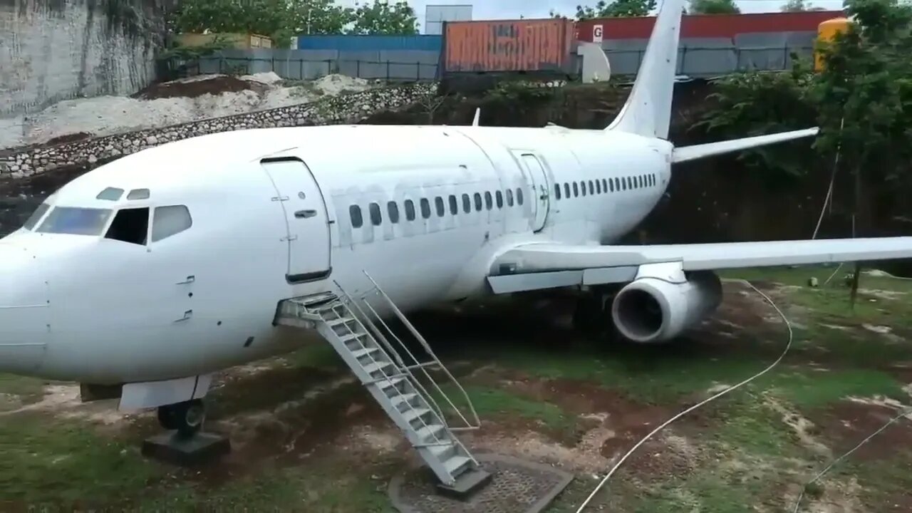 12 Most Amazing Abandoned Planes-2