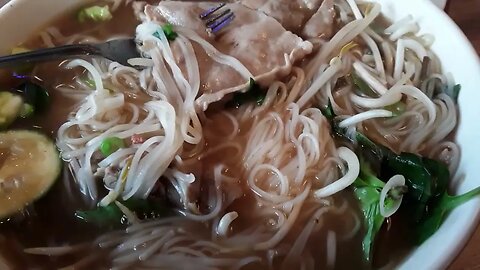 I told ya I'd be doing a pho video. Here it is🍲😍