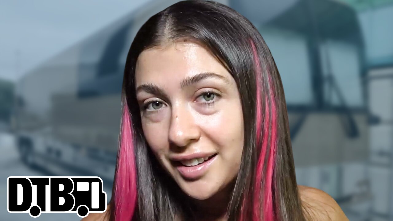 Leah Kate - BUS INVADERS Ep. 1669