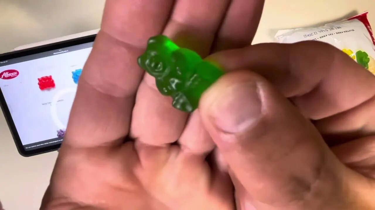 Albanese 12 Flavor Gummy Bears First Impression Taste Test.