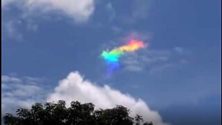 Raro fenômeno meteorológico é filmado no céu de Ribeirão Claro