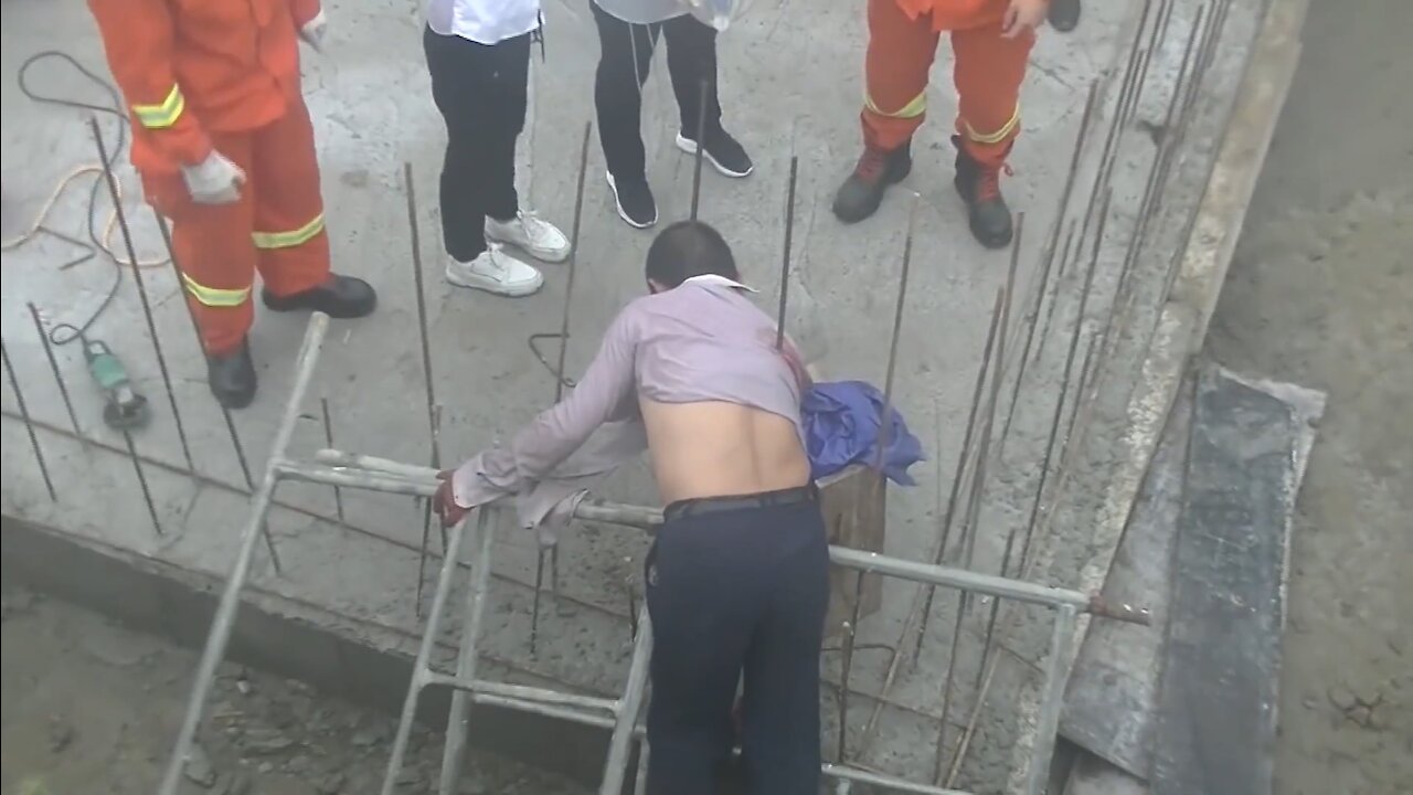 Chinese worker survives after being impaled by steel bars through chest and neck