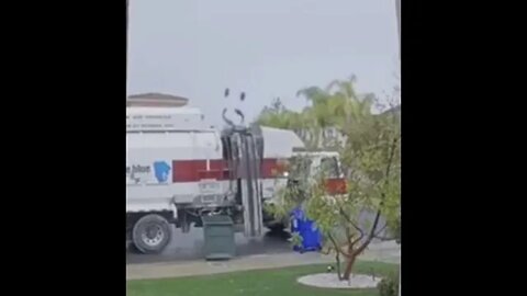 Garbage truck fail #shorts