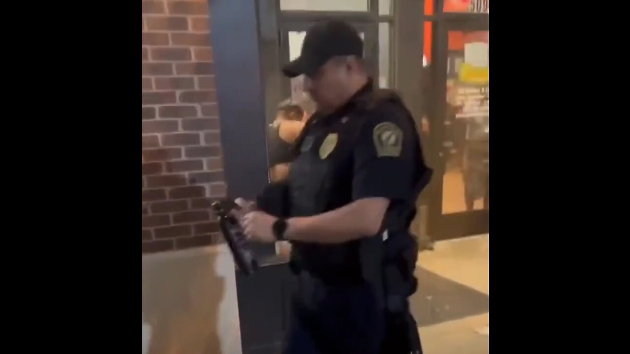 Cop Pepper Sprays Fighters, Walks Away Like A Boss