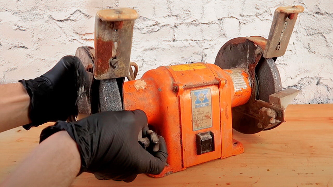 Rusty and Broken Bench Grinder - Restoration