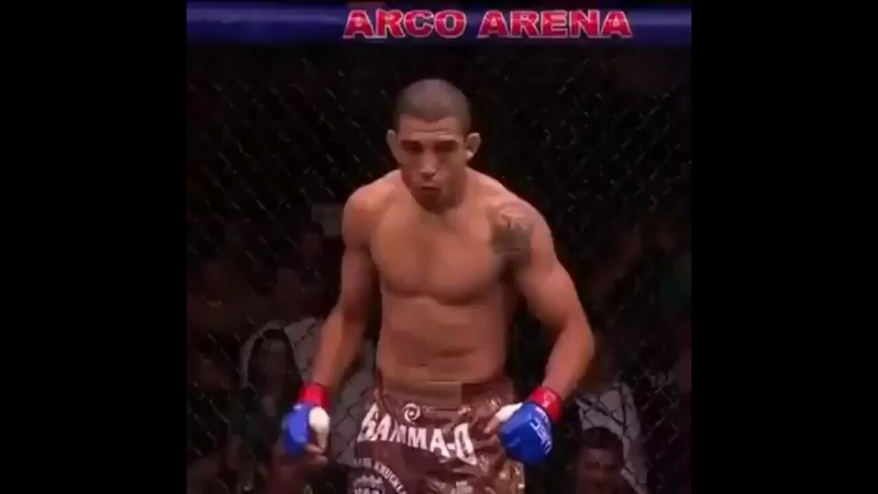 Jose Aldo golden days, two flight knees at the same time 🤩