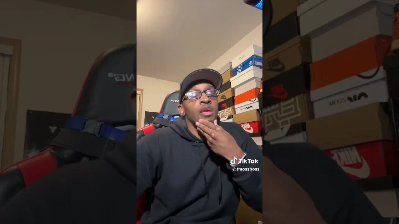 FAM WAS RECORDING WITH AN iPod!! 😂😂😂