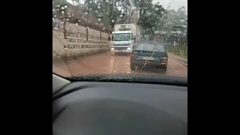Você lava o carro e vem a chuva e lama kkk #shorts