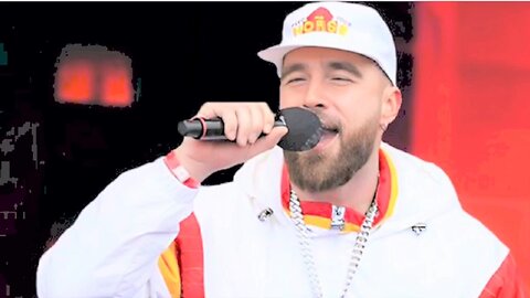 she is in my heart travis kelce says for taylor swift during hosting skate party 19th December 2023