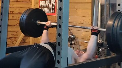 92.5 Kgs x 12 Bench Press. NEW REP PR!