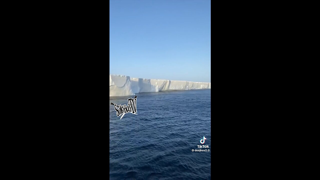 Man exposes Giant Iceberg Wall