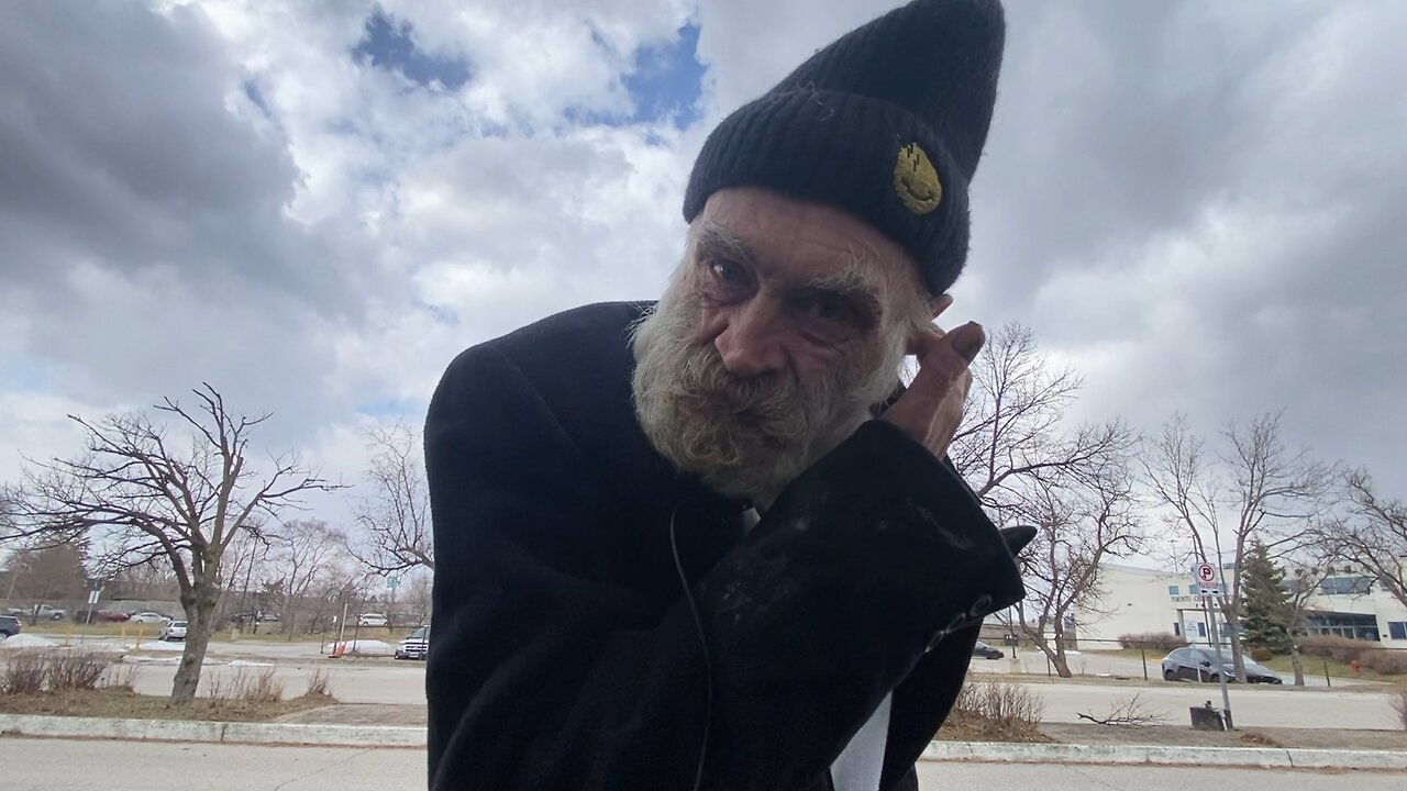 Homeless Man Gets Asked What’s The Worst Thing He Seen Being Homeless?