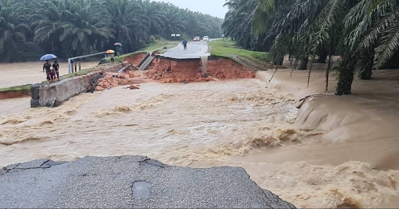 Flood Disaster Felda Selancar, Rompin, Pahang, Malaysia