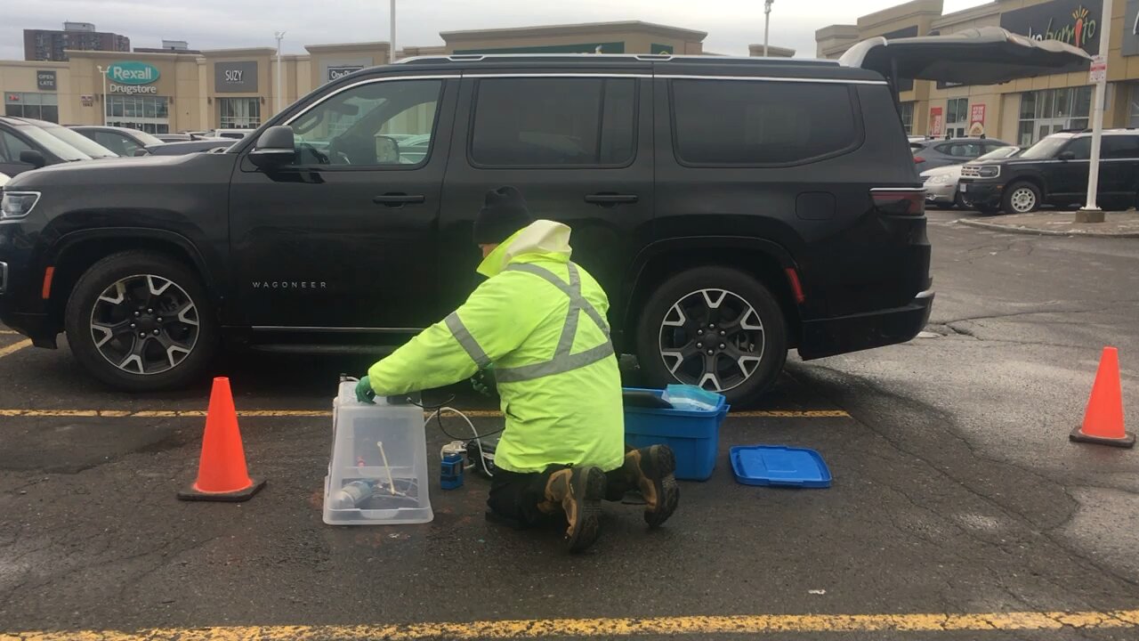 Mall management monitoring organic pollutants