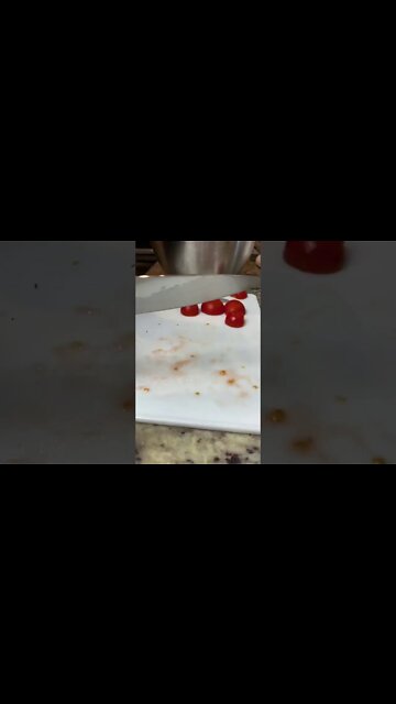 How to Make Caprese Salad (Tomatoes, Basil, Mozzarella) #shorts