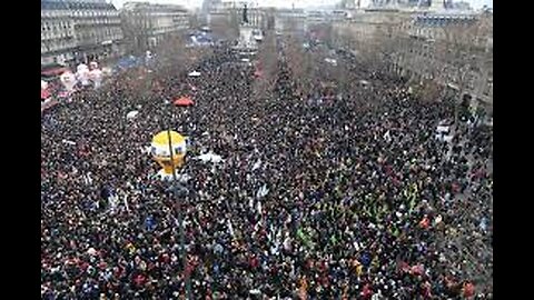 Francia los manifestantes acorralan a los policias