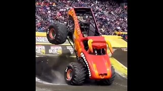 MONSTER JAM = SEE WHAT HAPPENS DURING THE VIDEO = Léo Sócrates