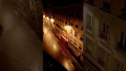 Ça gronde !!orage à Paris!