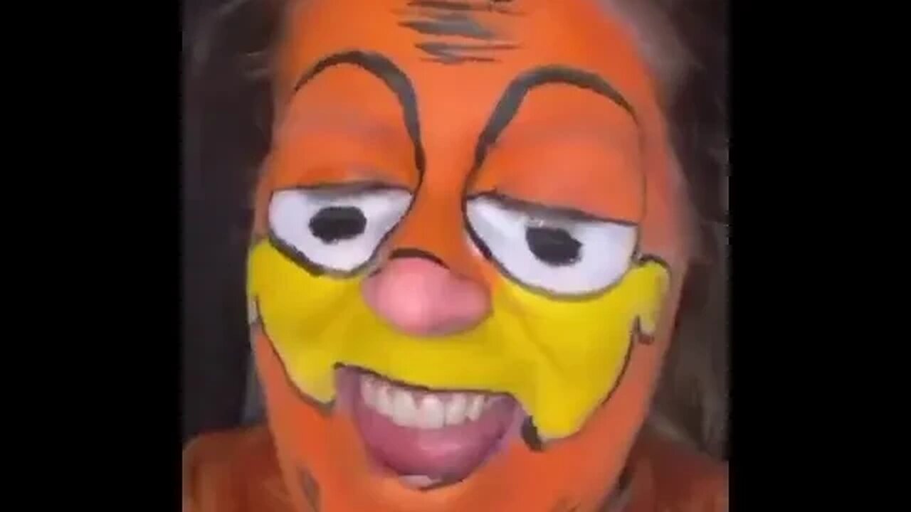 GARFIELD MAKE UP 🤔