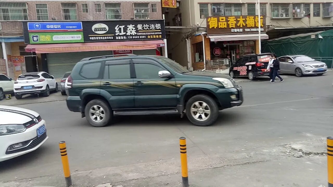 今天天气非常凉快适合逛街,结果我才逛到一半路就走不通,最后我回来睡觉