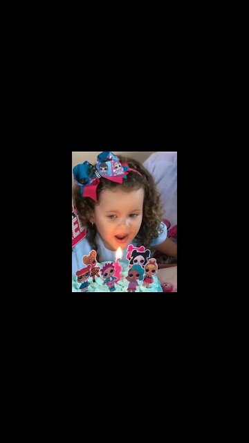 FESTA DE ANIVERSARIO NA ESCOLA | MEMEL Bagunça - FIQUEI ASSUSTADA COM A SURPRESA E FELIZ AO MESMO TP