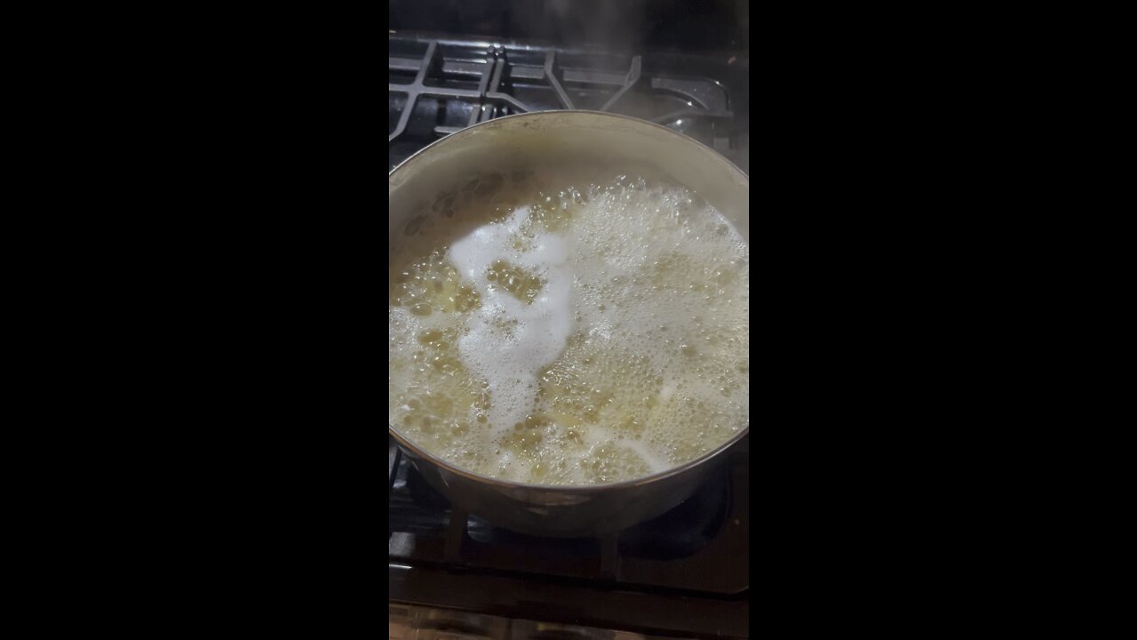 Boiling noodles