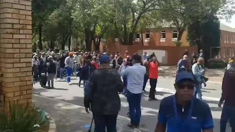 UPDATE 1 - Alex residents leave Sandton after failed attempt to get Mashaba to address them (9vN)