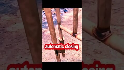 Amazing design by engineer to automatic close doodrs