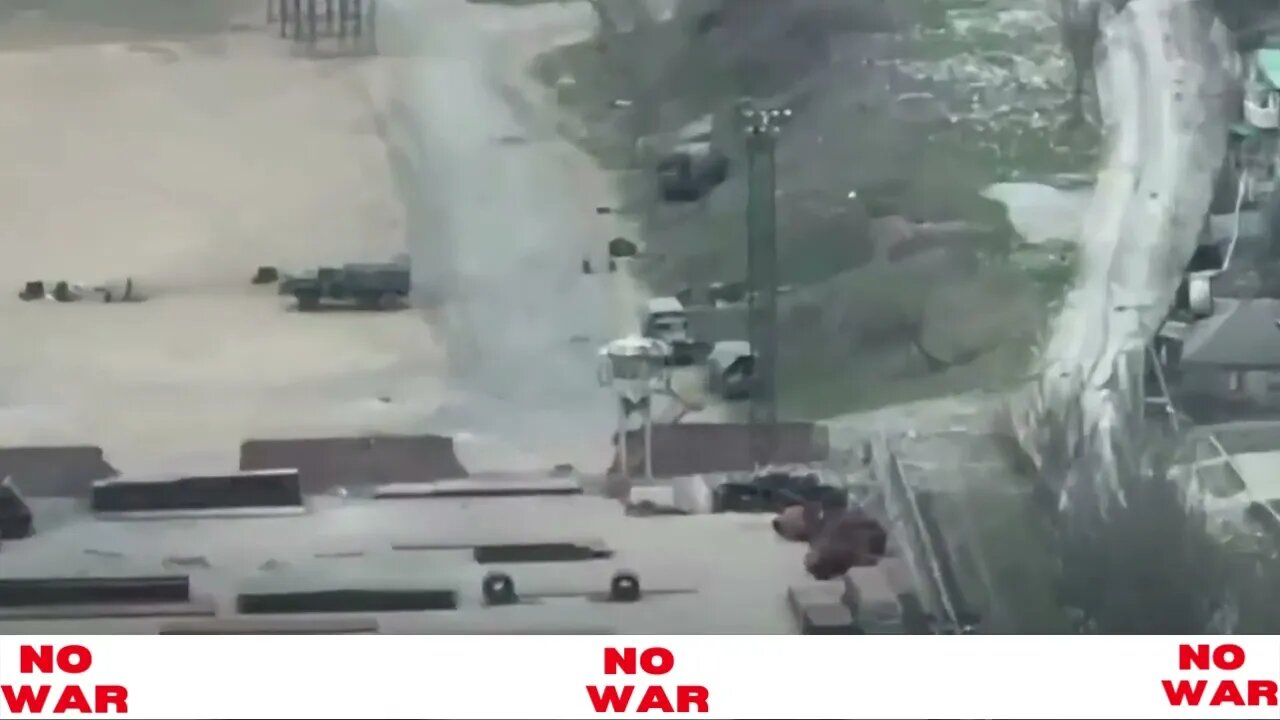 AZOV FIGHTER SHOOTS RUSSIAN TRUCK!