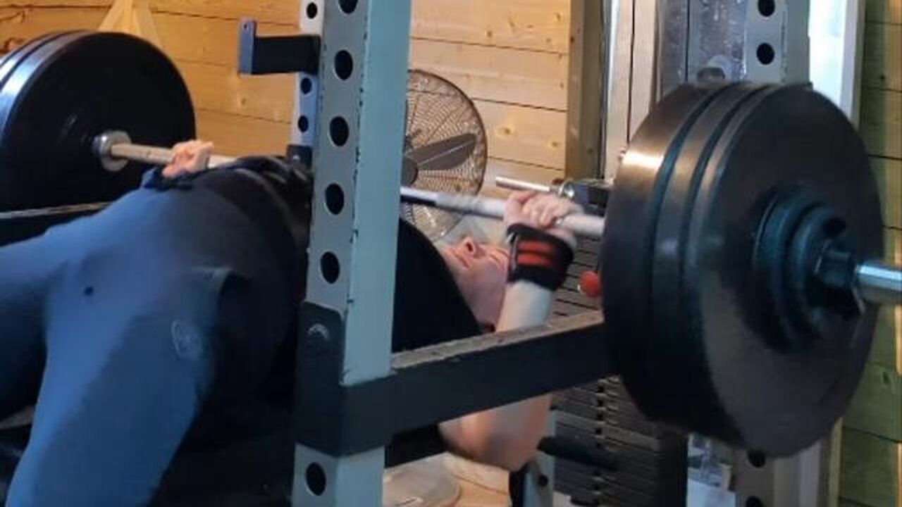 5x4 97.5 Kgs Paused Bench Press Back-Offs. Last Set.