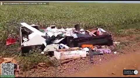 Lixo urbano em plena lavoura de soja. Desrespeito ao produtor de alimentos