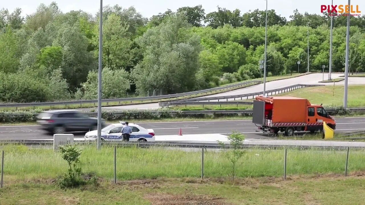 Navijači Hajduka napali su policajce koji su ih organizirano pratili s utakmice u Zagrebu