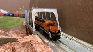 N scale CN es44ac trestle meet up with BNSF GP39-2
