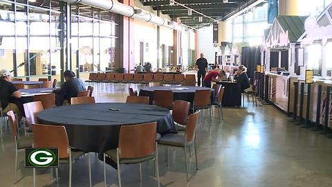 Lambeau Field's food service provider holding job fairs