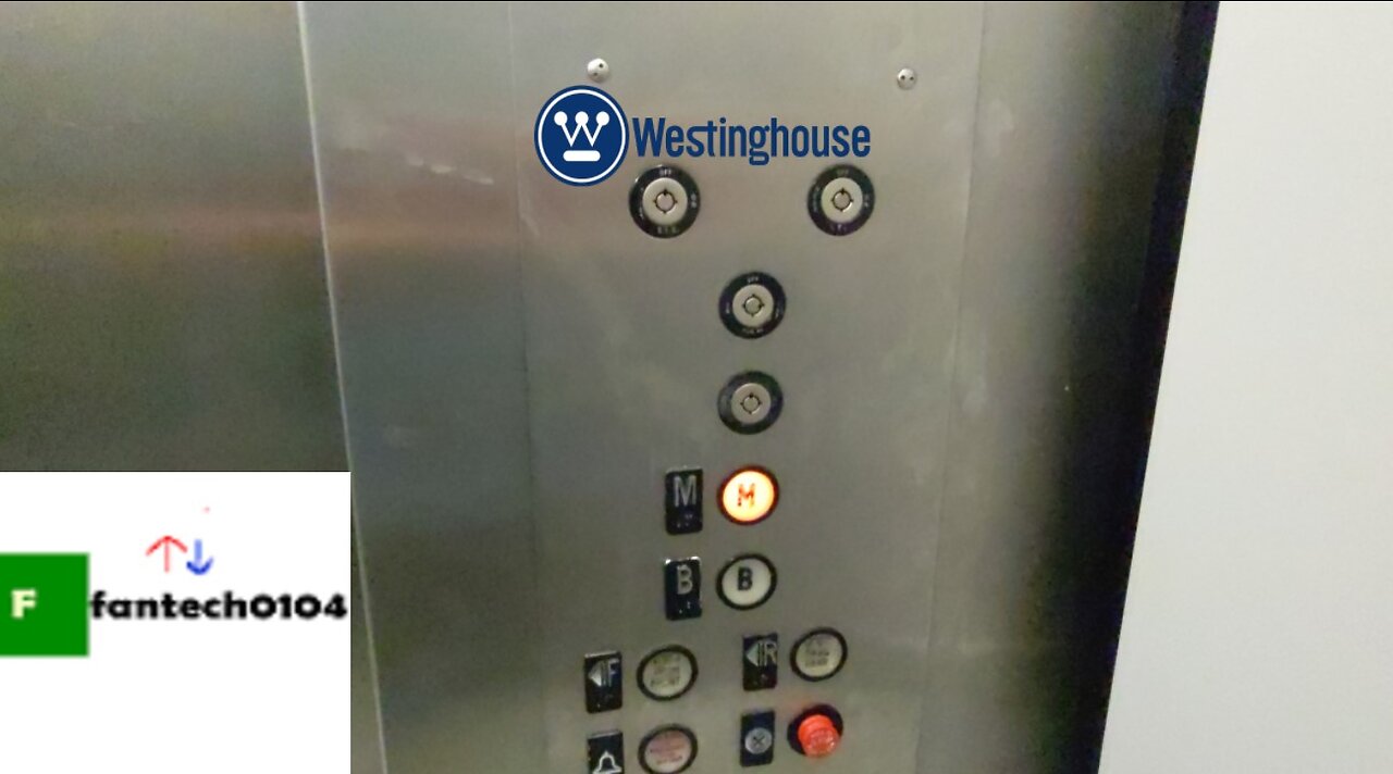 Lovely Westinghouse Hydraulic Elevator @ DSW - South Shore Plaza - Braintree, Massachusetts