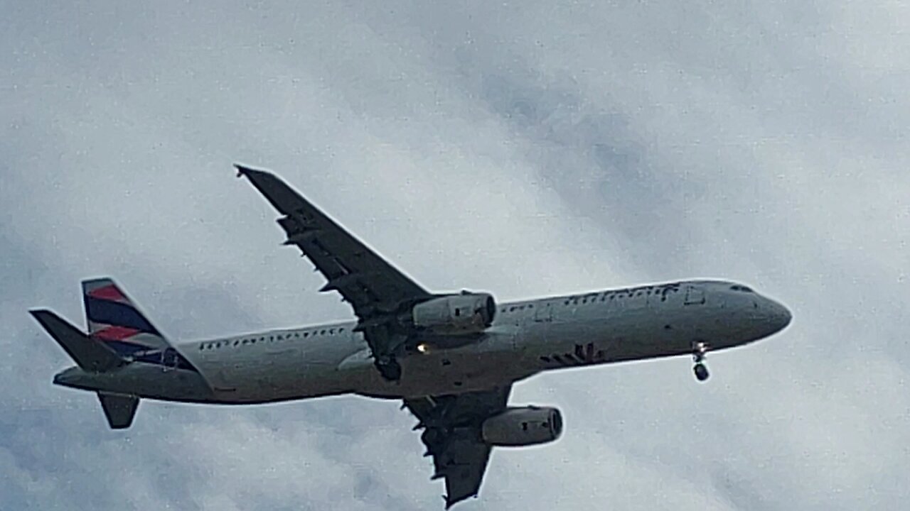 Airbus A321 PT-MXG vindo de Guarulhos para Fortaleza,A321 PT-MXG coming from Guarulhos to Fortaleza