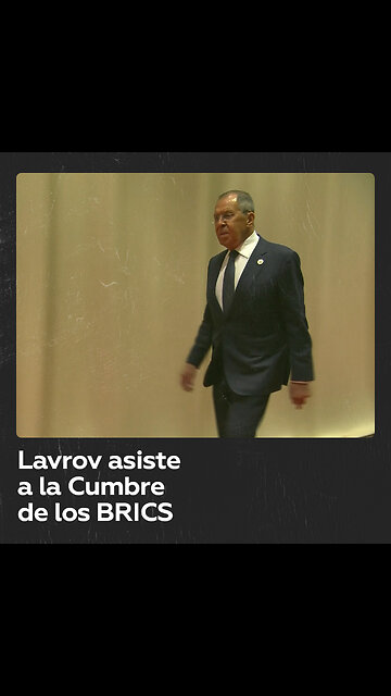 Serguéi Lavrov llega para asistir a la segunda jornada de la XV Cumbre de los BRICS